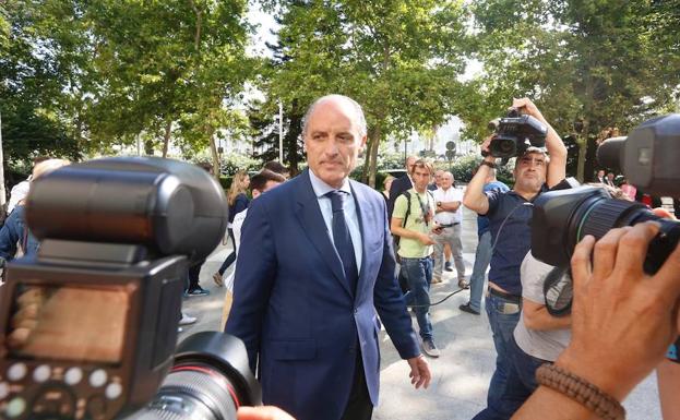 Francisco Camps, a su llegada esta mañana a la Ciudad de la Justicia de Valencia. 