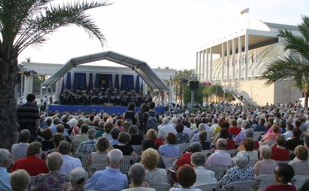 Música al aire libre en los Jardines del Palau