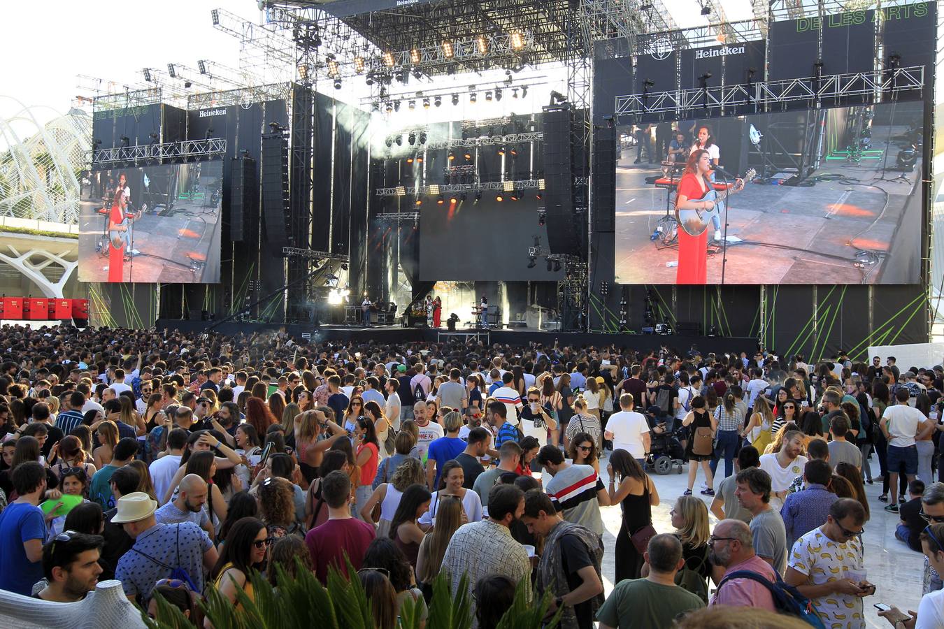 La Ciudad de las Artes y las Ciencias de Valencia acoge este 7 y 8 de junio a miles de fans de la música y a cientos de artistas para dar la bienvenida al verano