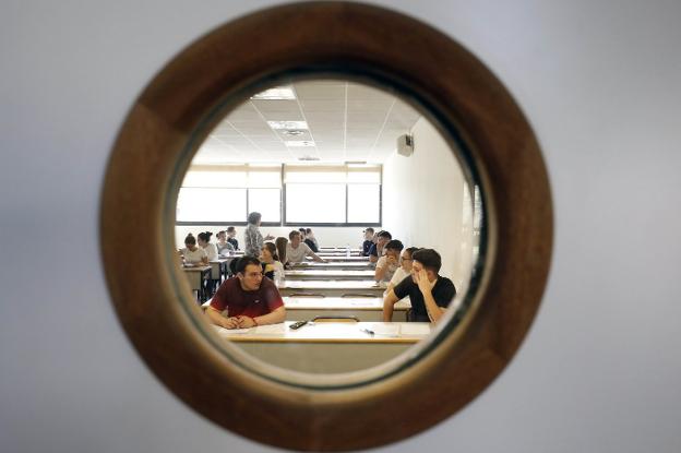 Examen de selectividad en el campus de Vera de la Universitat Politècnica. 