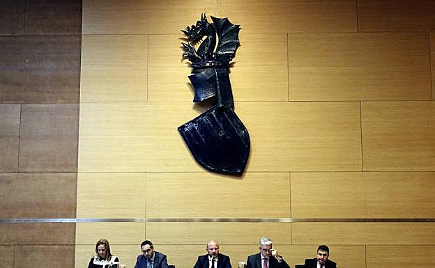 Toni Gaspar preside un pleno de la Diputación de Valencia.