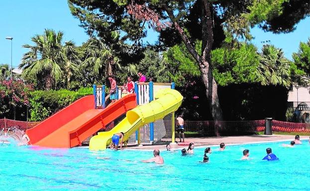 Las instalaciones de la piscina de verano.