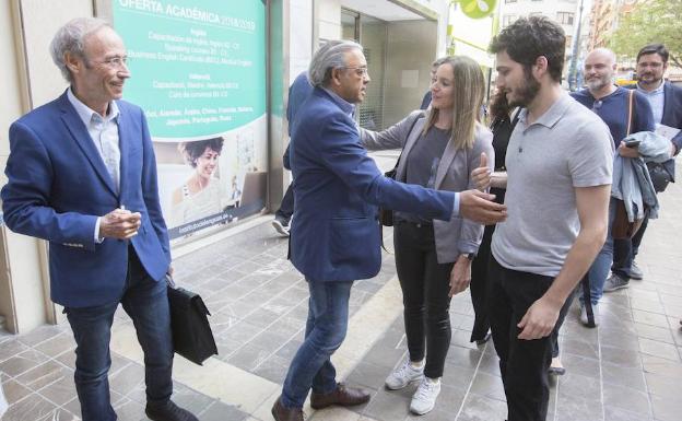 Miembros de la comisión negociadora, ayer