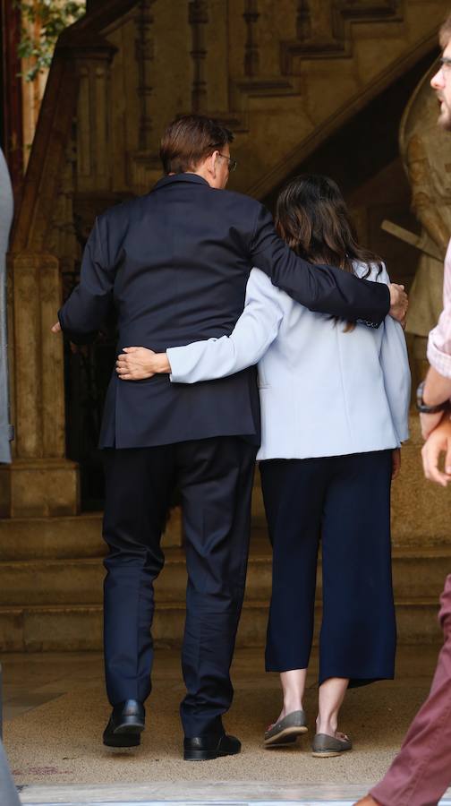 La Generalitat ha convocado hoy tres minutos de silencio por el último crimen de violencia machista ocurrido en la Comunitat, el de una joven de 29 años asesinada en la localidad valenciana de Alboraya, que ha decretado dos días de luto oficial. Ximo Puig y Mónica Oltra han mostrado sus condolencias con este silencioso homenaje a la última mujer muerta a manos de su pareja en España, que asciende la cifra a 1000 víctimas en lo que va de año. 