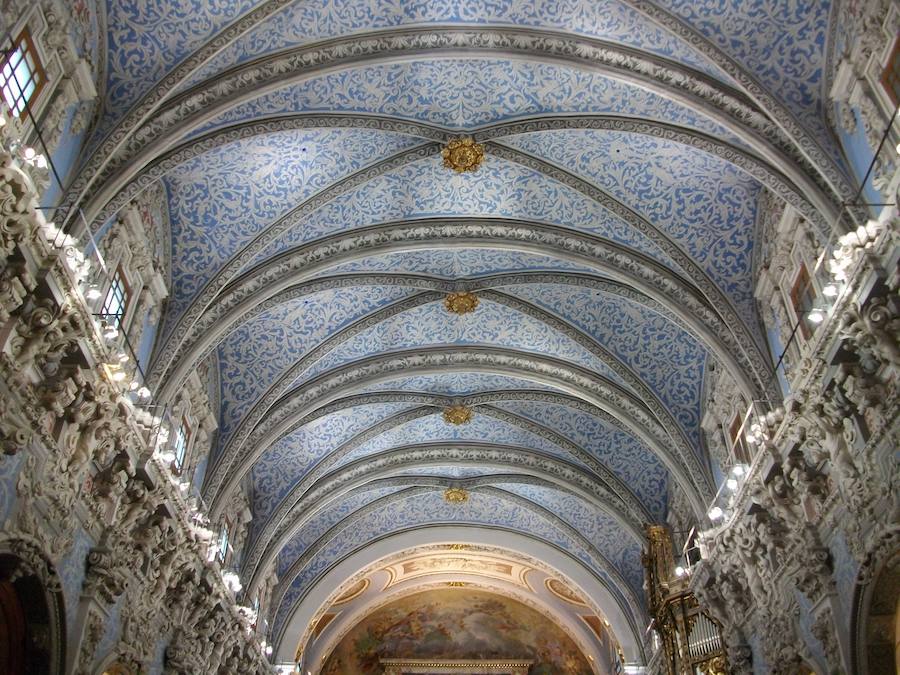 Otra de las muestras ejemplares de arquitectura en Valencia, esta vez de estilo barroco, la Iglesia de San Esteban.