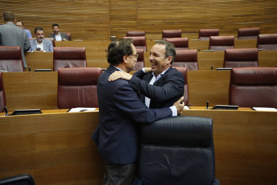 Fotos: Pleno de investidura de Ximo Puig en Les Corts