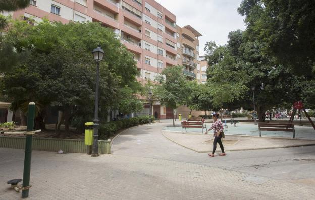 Plaza Gloria Fuertes en el barrio de Orriols. 