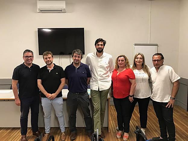 Representantes locales y comarcales del PP y Ciudadanos. 