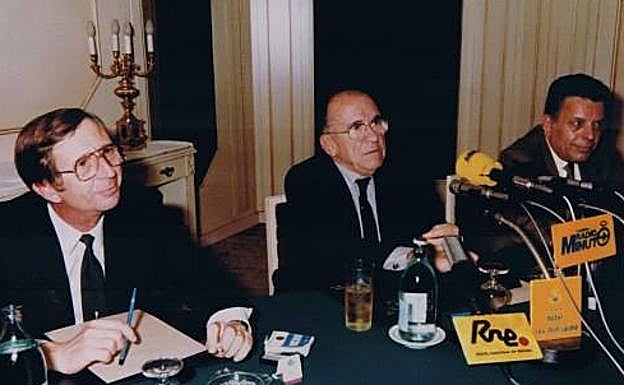 Imagen principal - Santiago Carrillo, José Luis Rodríguez Zapatero y Pascual Sala.