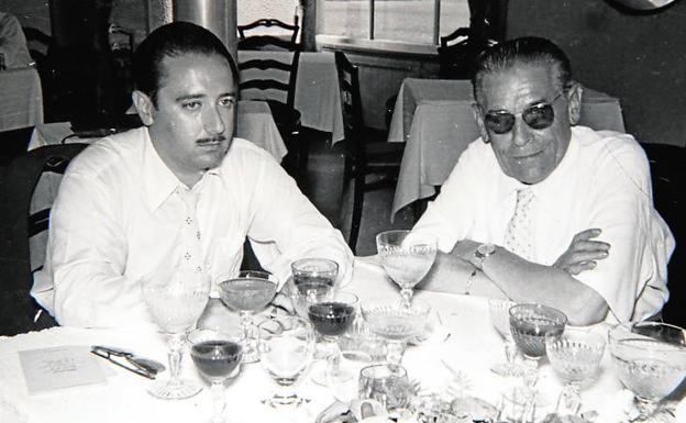 Heredero. Peris y Luis Colina, durante una comida.