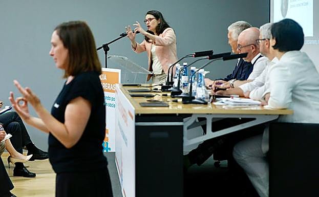 Mónica Oltra, durante el Foro 'Valencia sin barreras'.