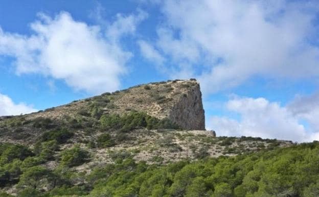 La Silla del Cid: un recorrido por la icónica montaña del Vinalopó