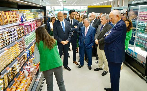 La apertura de este nuevo supermercado supone un hecho «histórico» para la cadena, según Roig. 