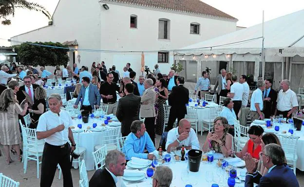 Los asistentes disfrutaron de una extraordinaria velada en La Masia de las Estrellas de Catarroja.