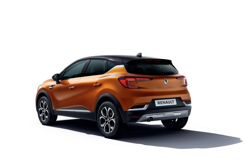 El nuevo Captur adopta la plataforma de la última generación del Clio por lo que gana en espacio interior y maletero. Destaca por un diseño más dinámico y puede equipar las tecnologías más innovadoras como una motorización híbrida enchufable.