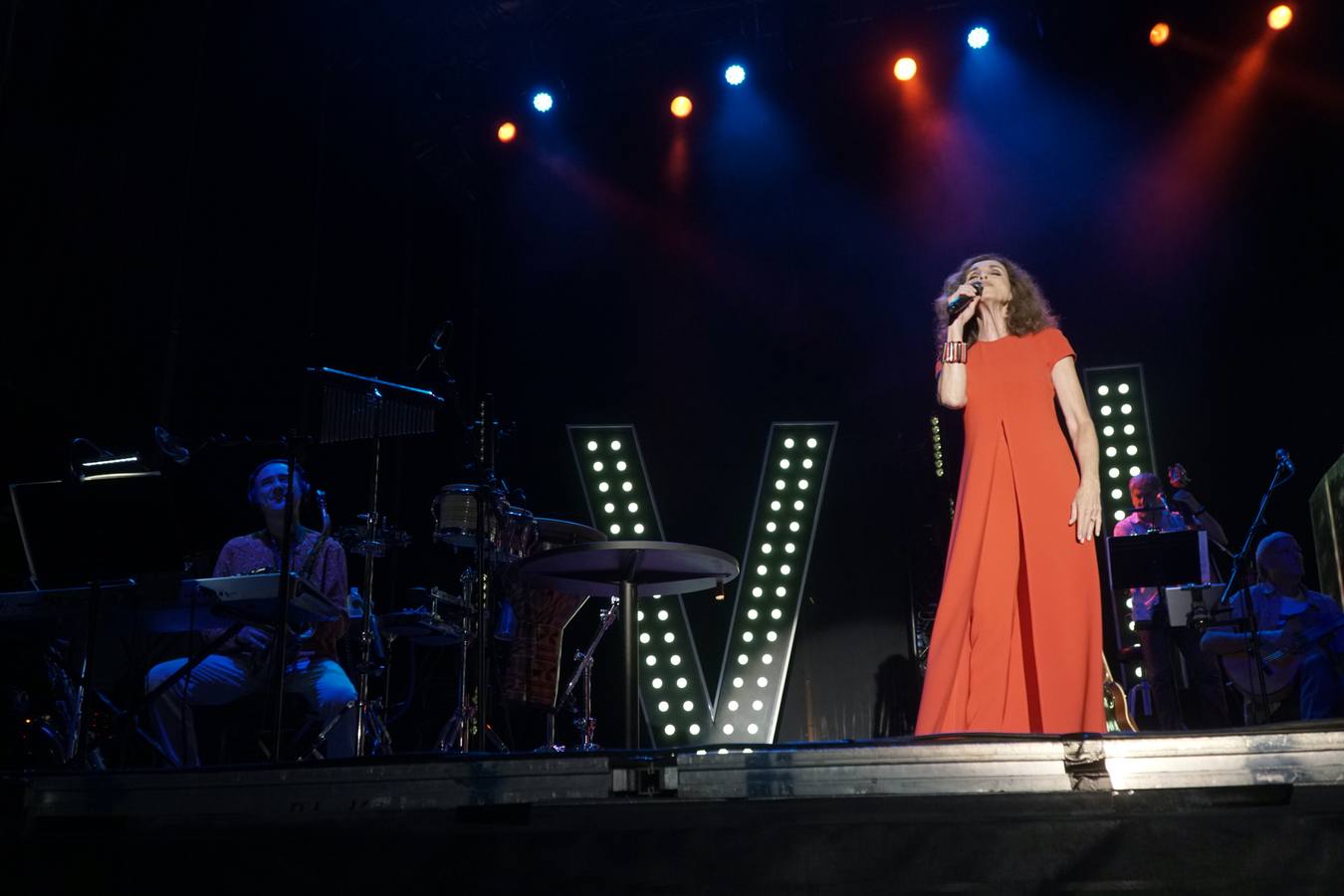 Fotos: Ana Belén encandila Valencia en la Feria de Julio
