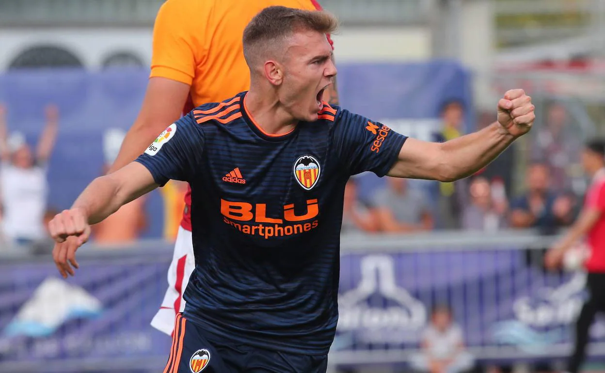 Lato celebra el segundo gol del Valencia ante el Galatasaray en la pretemporada el año pasado.