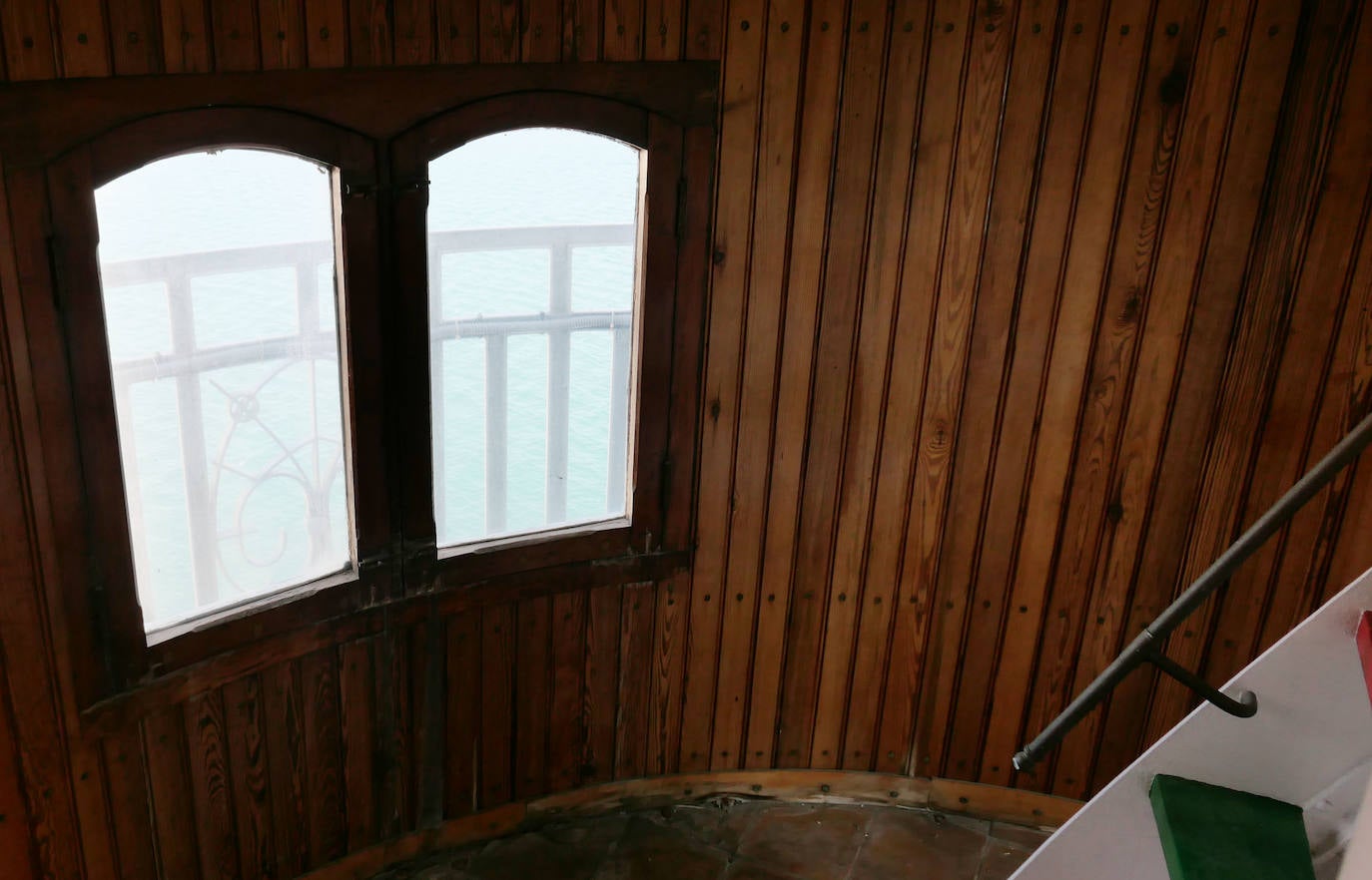 Fotos: El antiguo faro de Valencia, en el olvido