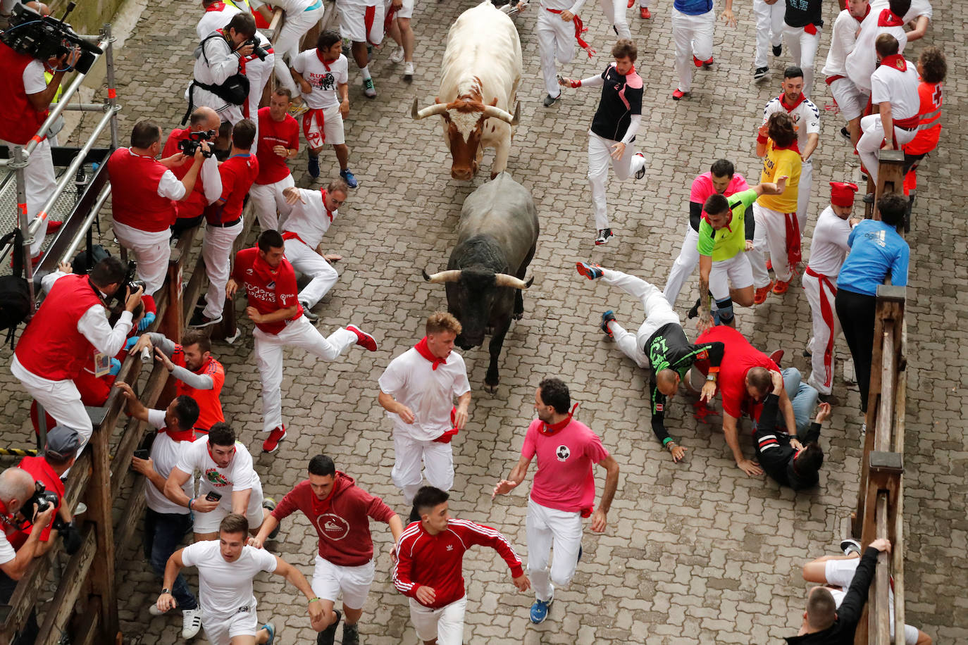 Los toros de José Escolar han recorrido las calles de Pamplona en dos minutos y 13 segundos. Es el encierro más rápido de este año.