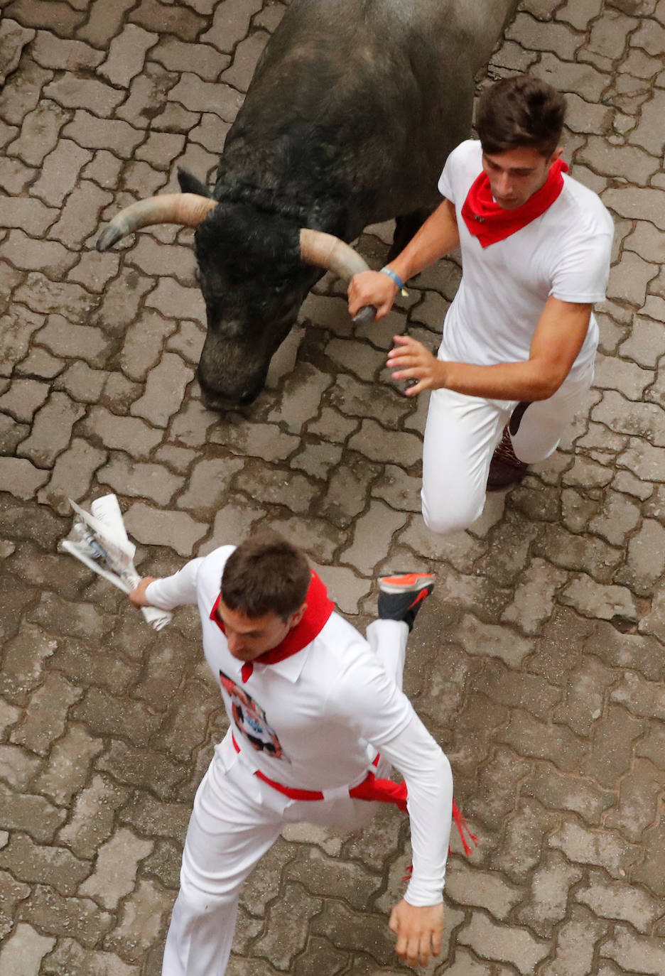 Los toros de José Escolar han recorrido las calles de Pamplona en dos minutos y 13 segundos. Es el encierro más rápido de este año.