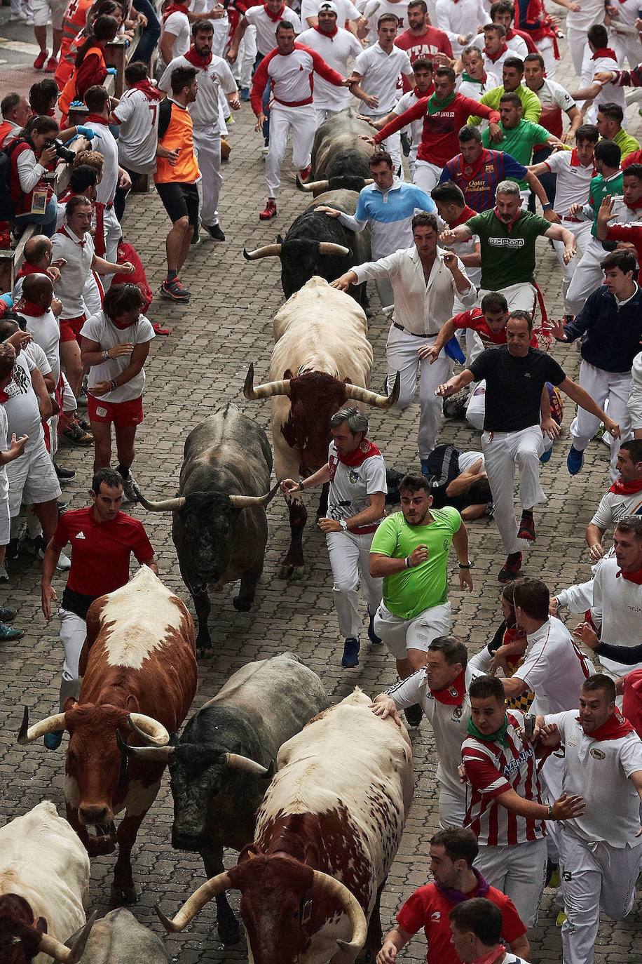 Los toros de José Escolar han recorrido las calles de Pamplona en dos minutos y 13 segundos. Es el encierro más rápido de este año.