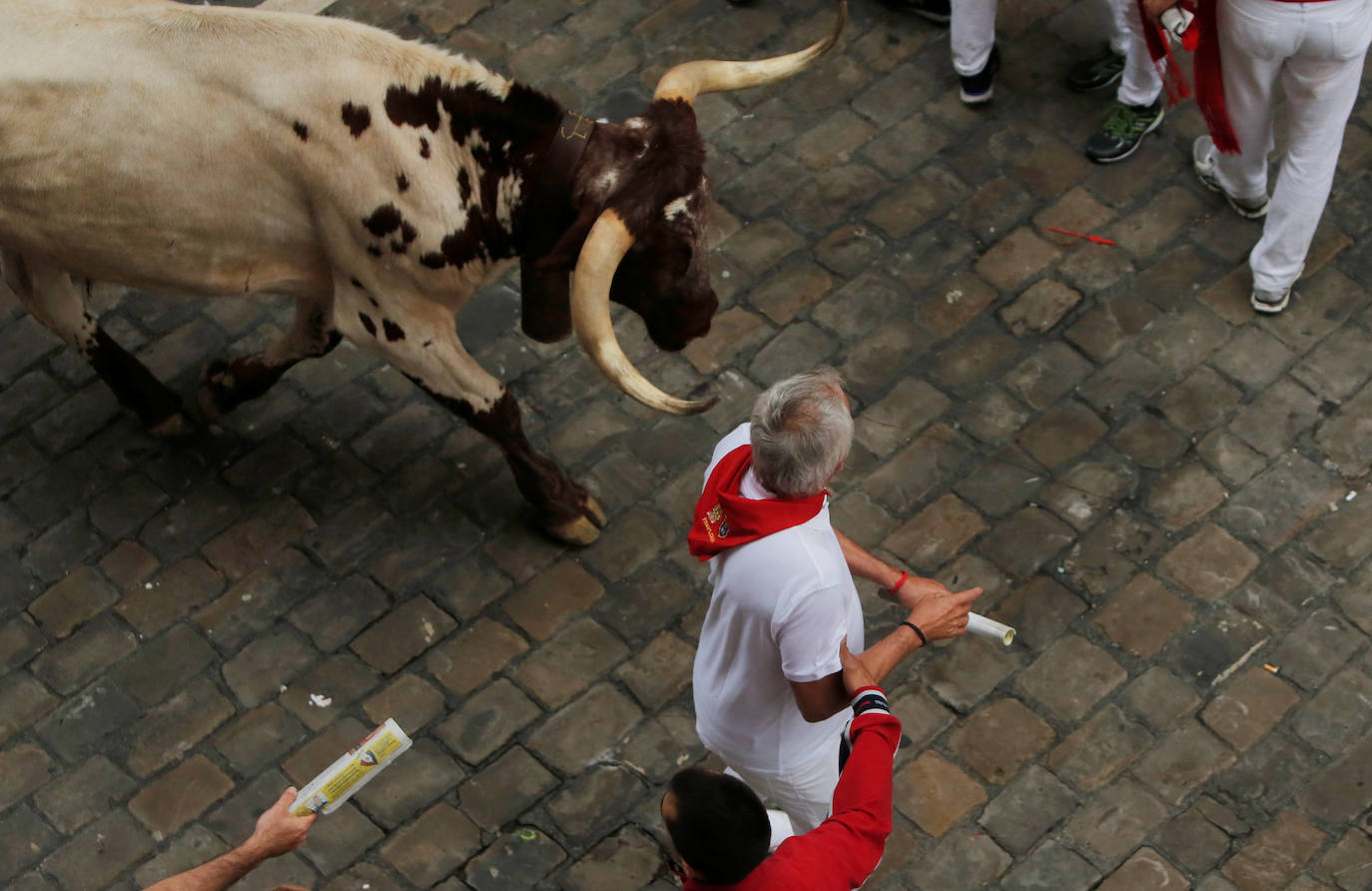 Los toros de José Escolar han recorrido las calles de Pamplona en dos minutos y 13 segundos. Es el encierro más rápido de este año.