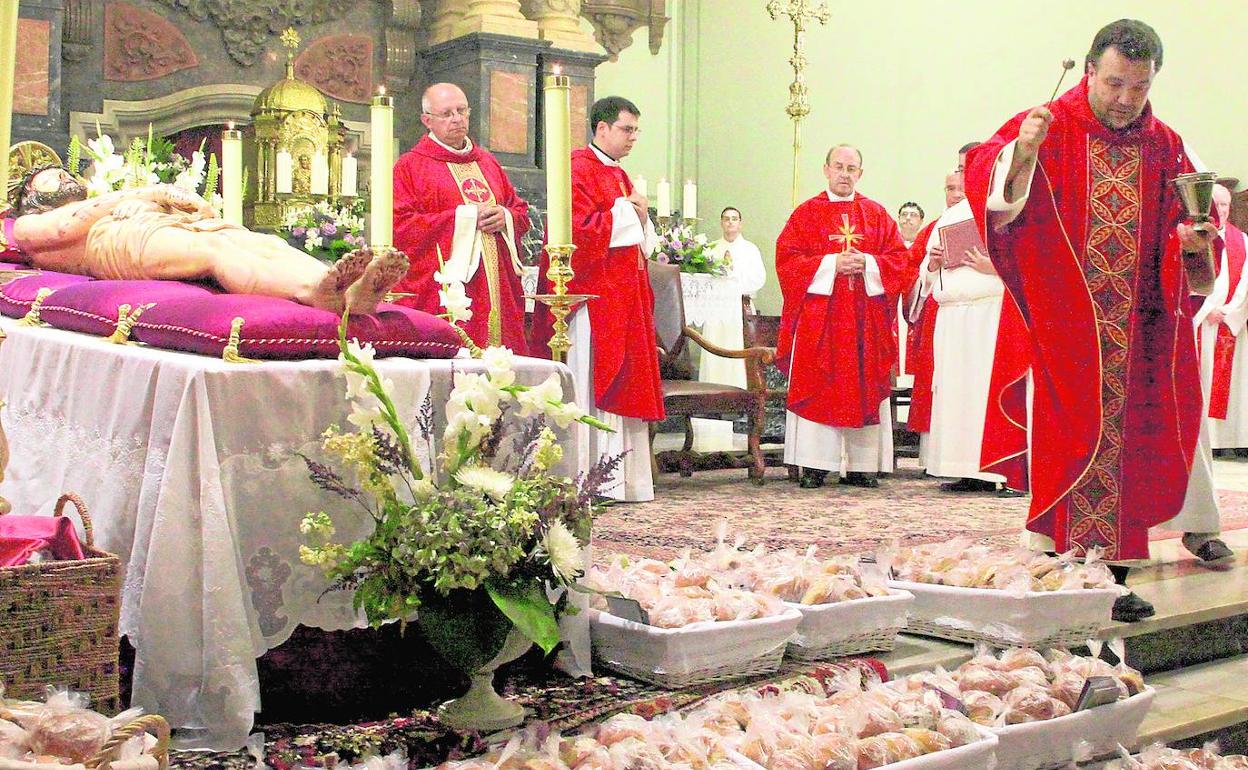 Un momento de la celebración del pasado año de la misa en honor a la Santíssima Sang.