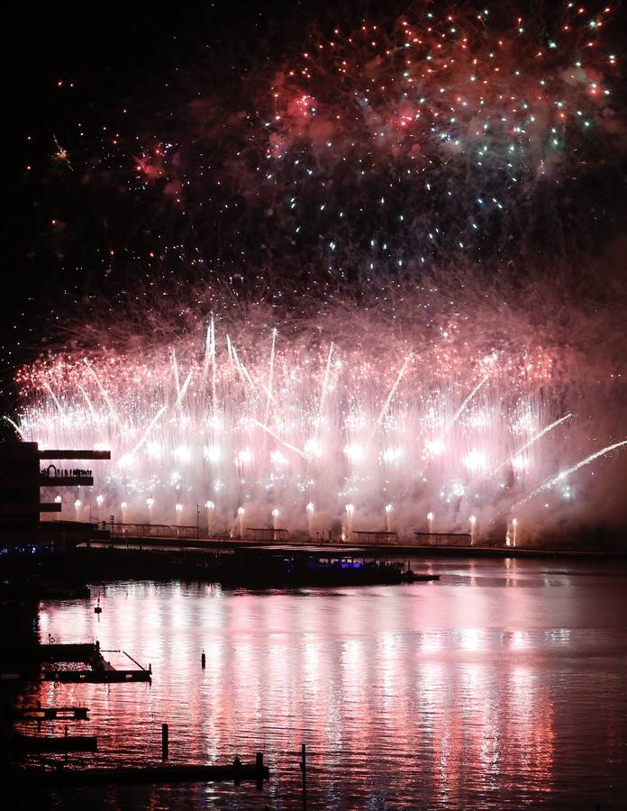 Fotos: Piromusical de Ricardo Caballer en la Nit a la Mar en la Marina de Valencia