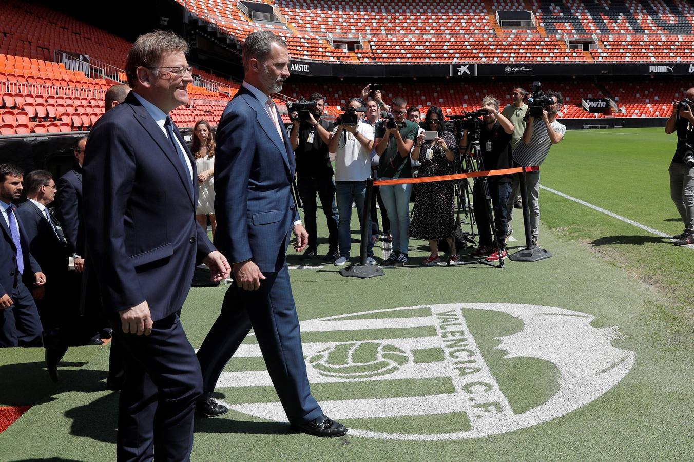 El rey Felipe VI y el Valencia CF han celebrado heste lunes un acto en Mestalla con motivo del Centenario del club. 