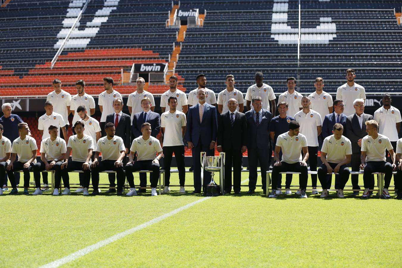 El rey Felipe VI y el Valencia CF han celebrado heste lunes un acto en Mestalla con motivo del Centenario del club. 