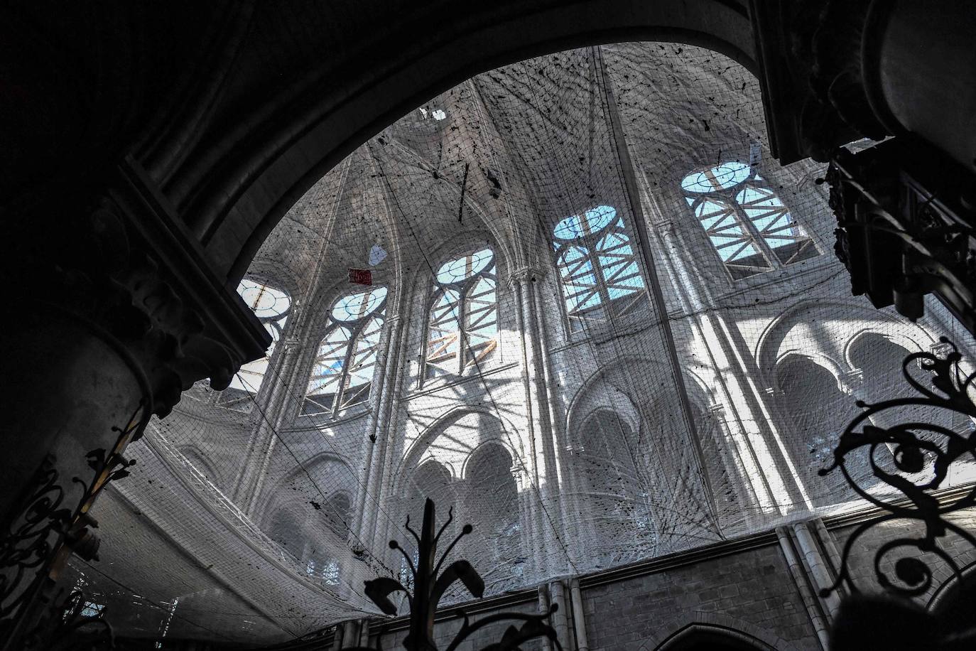 Se hacen públicas las primeras imágenes que muestran el estado actual y los trabajos de restauración de Notre Dame, iniciados meses atrás, tras el incendio que sufrió la catedral el pasado 15 de abril.