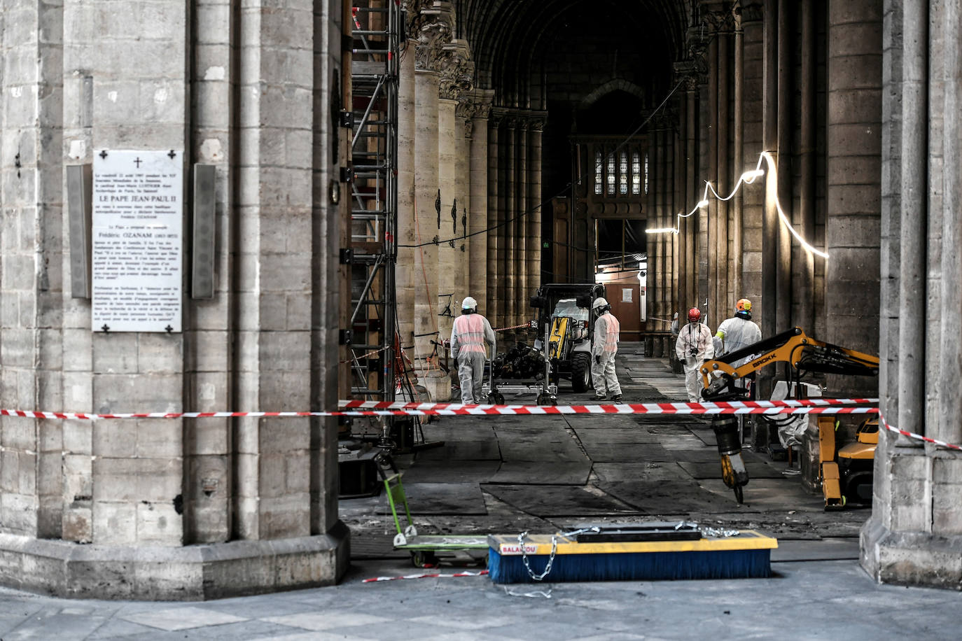 Se hacen públicas las primeras imágenes que muestran el estado actual y los trabajos de restauración de Notre Dame, iniciados meses atrás, tras el incendio que sufrió la catedral el pasado 15 de abril.