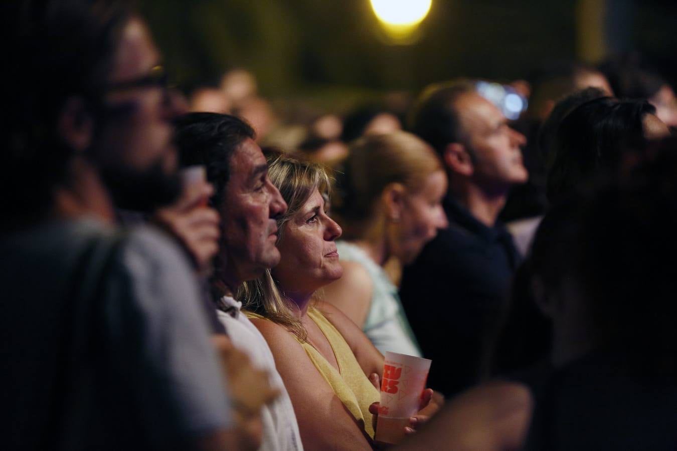 Los Conciertos de Viveros de la Gran Feria de Valencia acogieron este miércoles, 17 de julio, la reunión de Ketama dentro de la gira 'No estamos locos'. El trío del cantante Antonio Carmona y los guitarristas Juan José y José Miguel Carmona anunció su vuelta a los escenarios en noviembre de 2018, 14 años después de su separación.