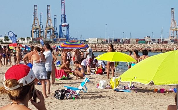 Atención a la mujer ahogada en la playa de Pinedo.