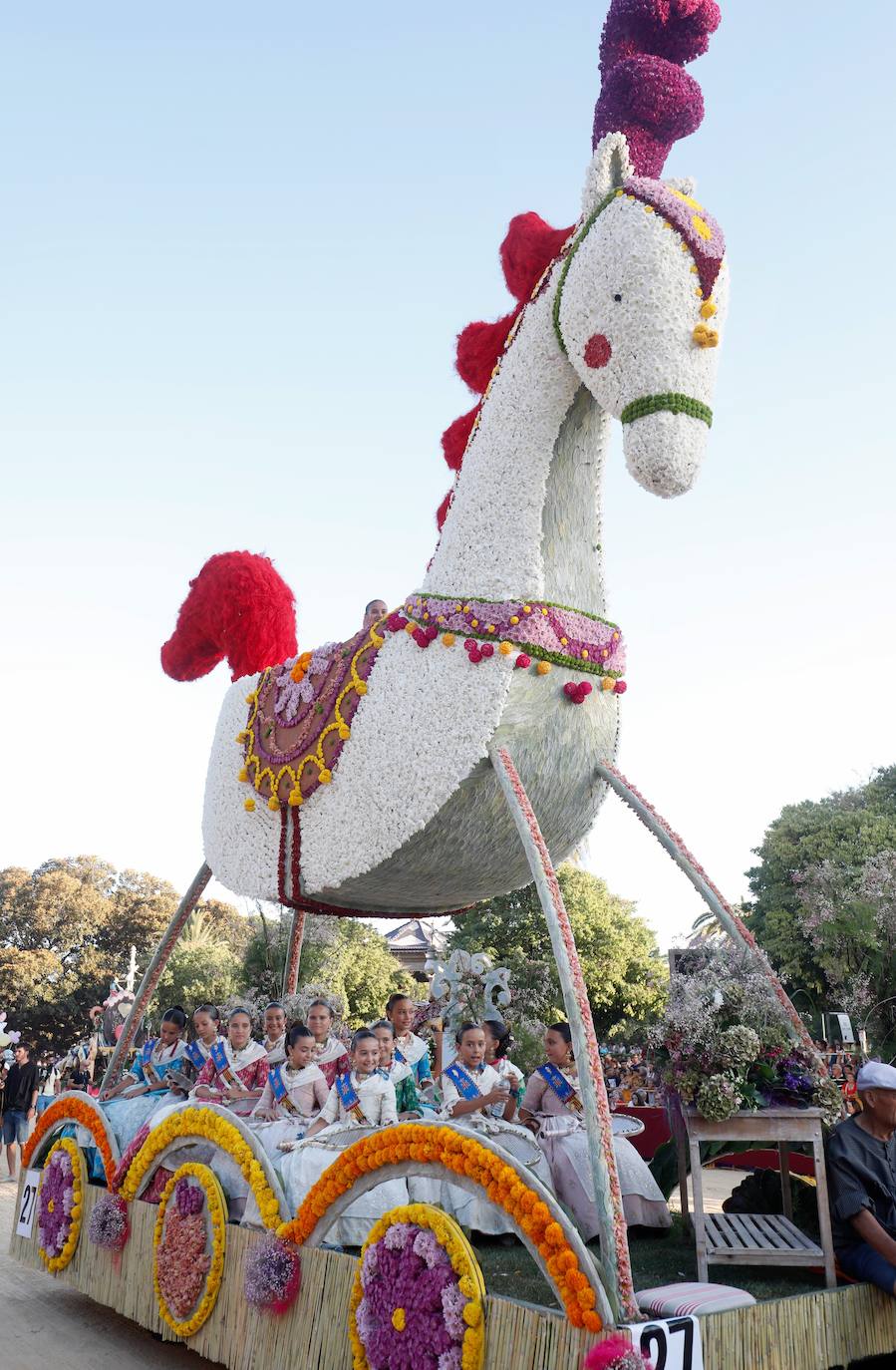 La ciudad despide la Feria de Julio con el más antiguo de sus festejos florales.