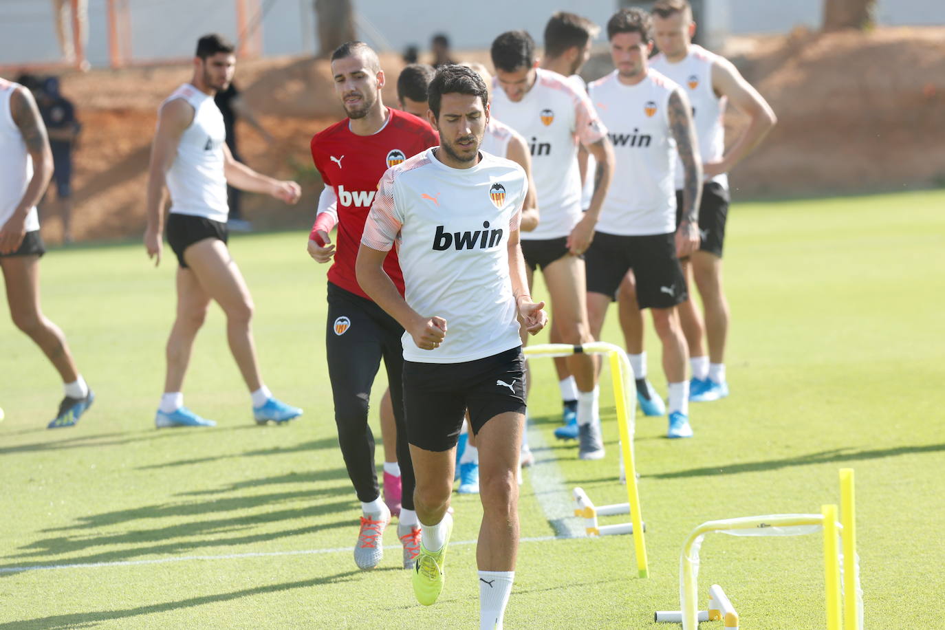 Crisis en el Valencia CF | Entrenamiento en Paterna tras la reunión de la plantilla con Anil Murthy para explicar la situación. 