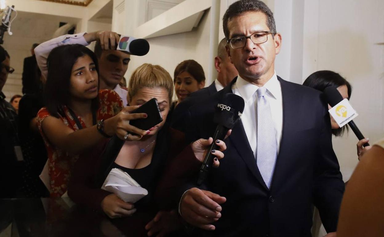 El abogado Pedro Pierluisi (c), nominado como secretario de Estado de Puerto Rico. 