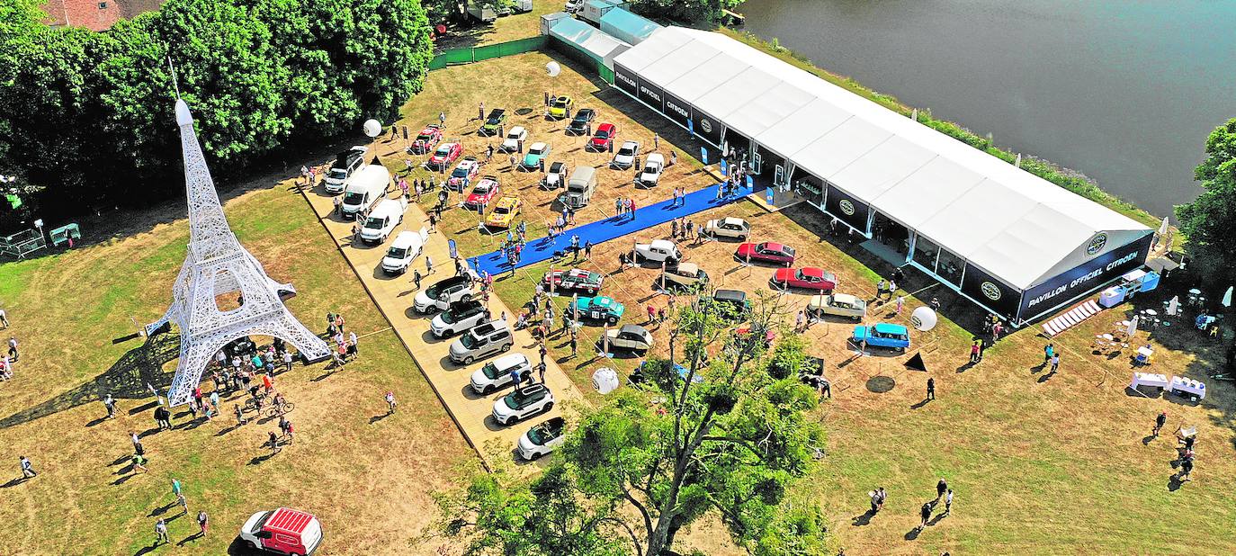 Citroën celebró en Francia sus cien años de vida en un gran evento llamado 'El encuentro del siglo' con una reunión histórica en la que hubo lugar para los modelos más clásicos y para los más modernos. 