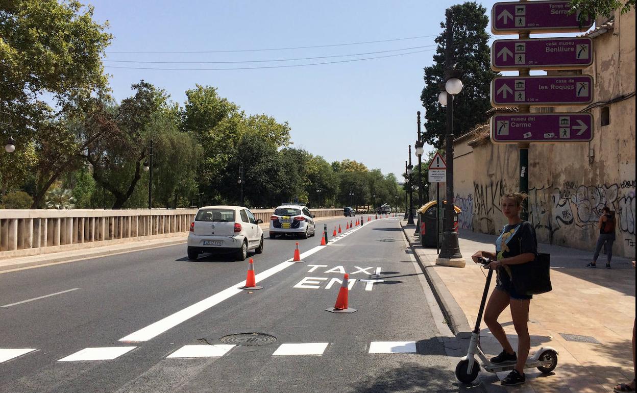 Obras en el carril bus-taxi. 