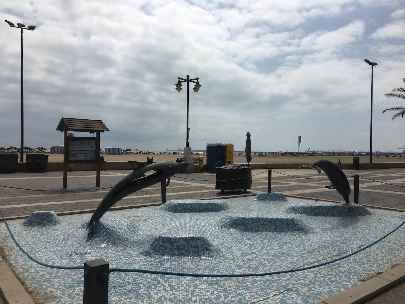 La Malvarrosa, la playa más emblemática y visitada de Valencia. 