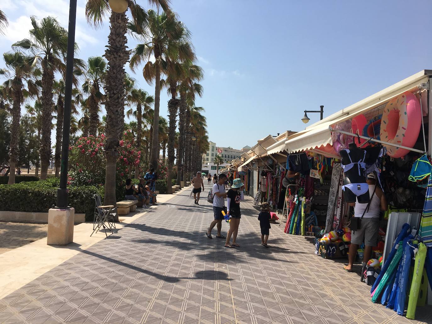 La Malvarrosa, la playa más emblemática y visitada de Valencia. 