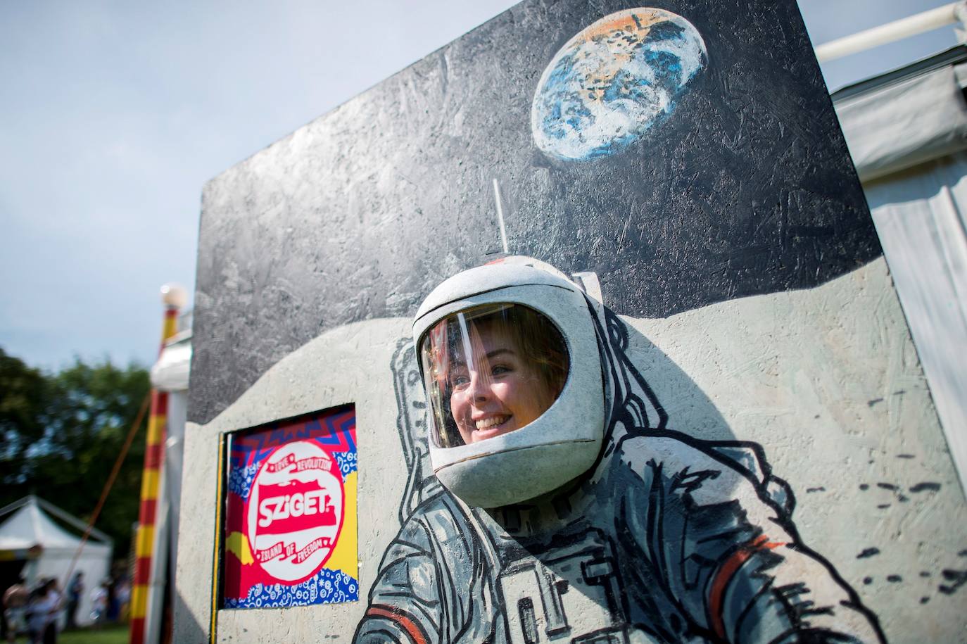 En Hungría se celebra el Sziget Festival 2019, uno de los festivales más importantes del verano. La fiesta ha empezado este 7 de agosto y continuará sin descanso hasta el próximo día 13. El cartel está encabezado durante estos días de festival con artistas de la talla de Ed Sheeran, Franz Ferdinand y Martin Garrix, entre otros.