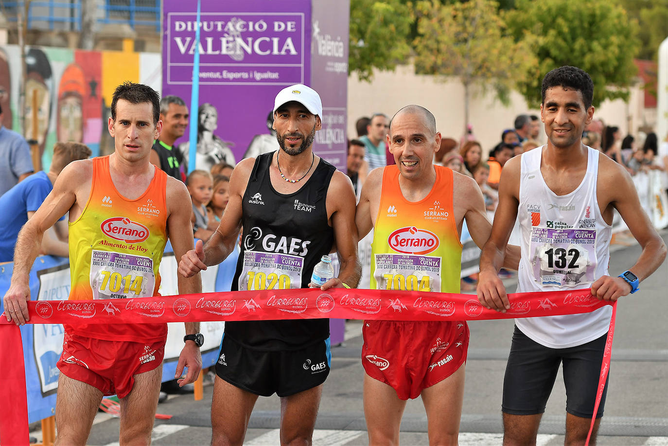 Fotos: Búscate en la 10K XXIV Carrera Tomatina de Buñol 2019