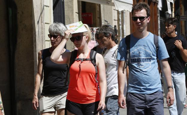 Valencia ha llegado a 32 grados este domingo. 