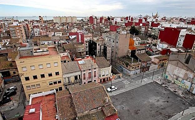 El Cabanyal deja para otoño la reforma de calles en las zonas más degradadas del barrio
