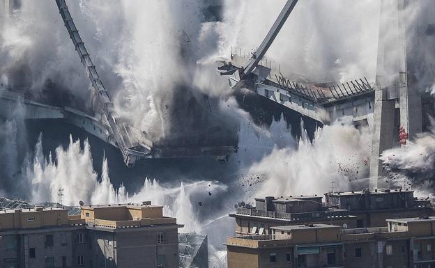 Demolición de los restos puente Morandi, el pasado mes de junio.