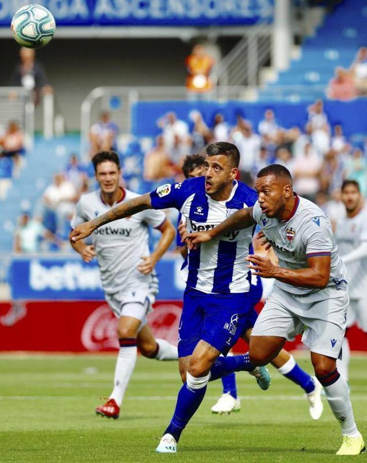 El Levante debutó esta temporada en Mendizorroza. 