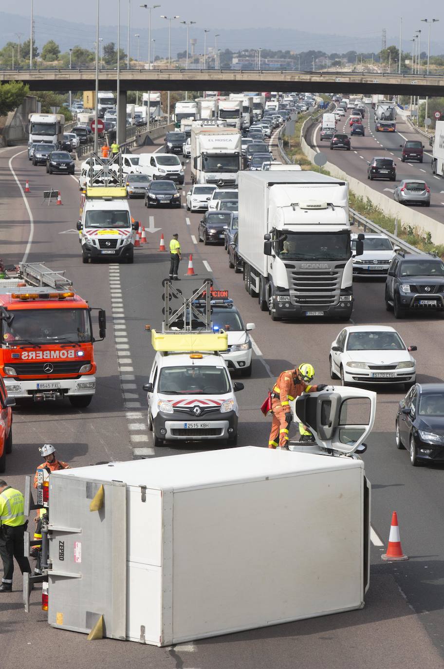 Accidente en la A-7 a la altura de Paterna