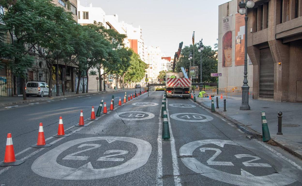 El Ayuntamiento cambia la señalización del túnel de Guillem de Castro y colocará un láser detector