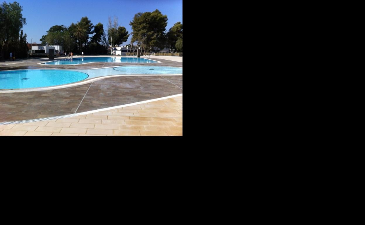 Foto de archivo de la piscina de Catarroja, que sufió un ataque similar con heces. 